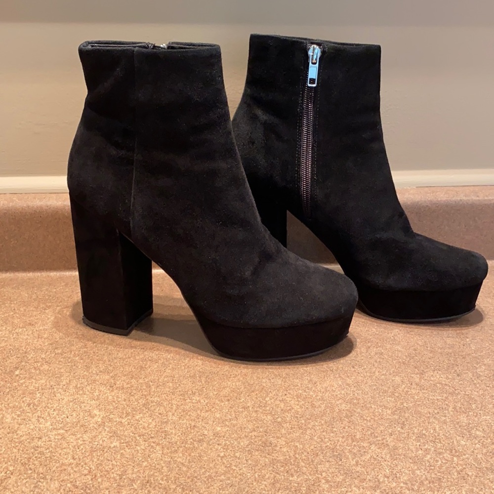 Black Steve Madden Botties